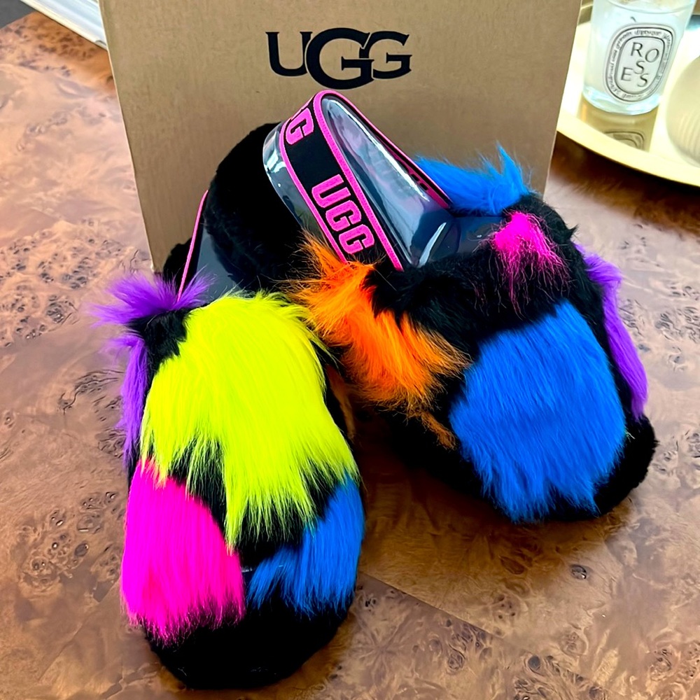 UGG FLUFF YEAH PARTY SPOTS sandals